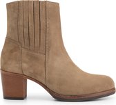 Mysa Pentas Suede - Dames Leren Enkellaarzen - Nette Chelsea boots op hak - Taupe Suede Leer - Maat 37