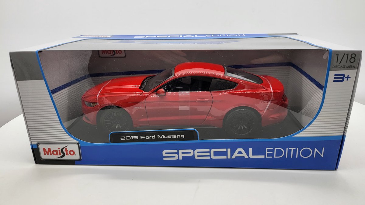 Maquette voiture Ford Mustang GT 2015 rouge 26 x 10 x 7 cm