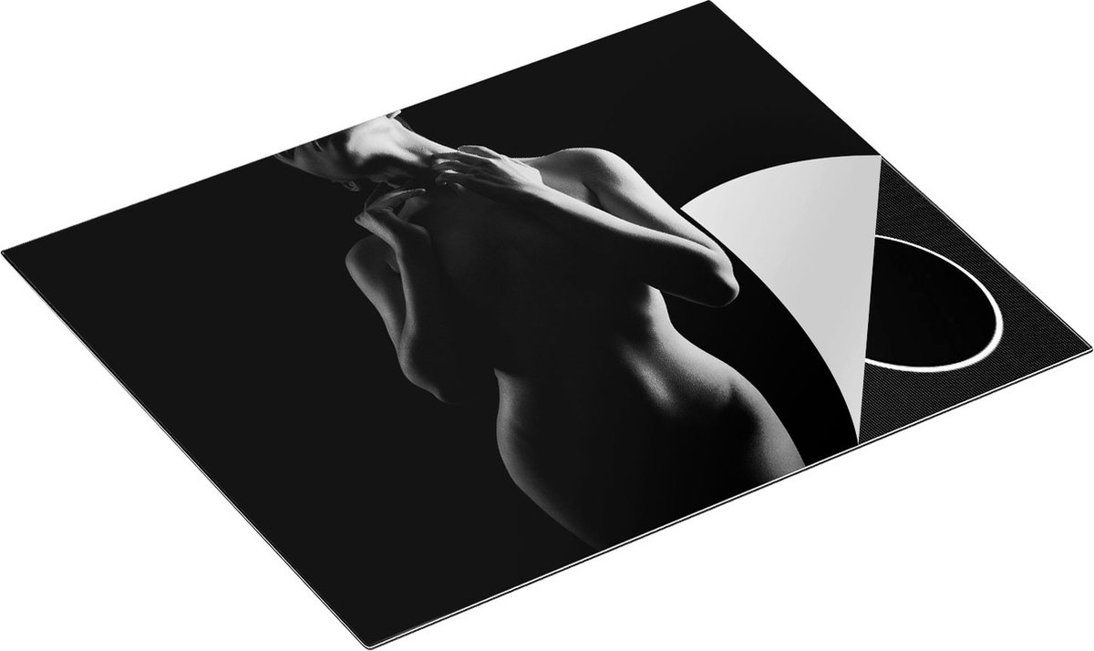 Chefcare Inductie Beschermer Naakte Vrouwenlichaam in het Donker - Zwart Wit - 65x52 cm - Afdekplaat Inductie - Kookplaat Beschermer - Inductie Mat
