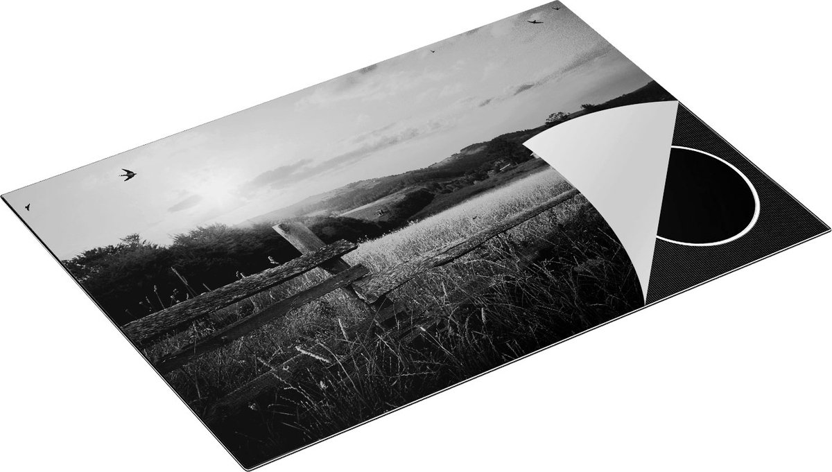 Chefcare Inductie Beschermer Boerderij Hekken op het Grasveld - Zwart Wit - 75x50 cm - Afdekplaat Inductie - Kookplaat Beschermer - Inductie Mat