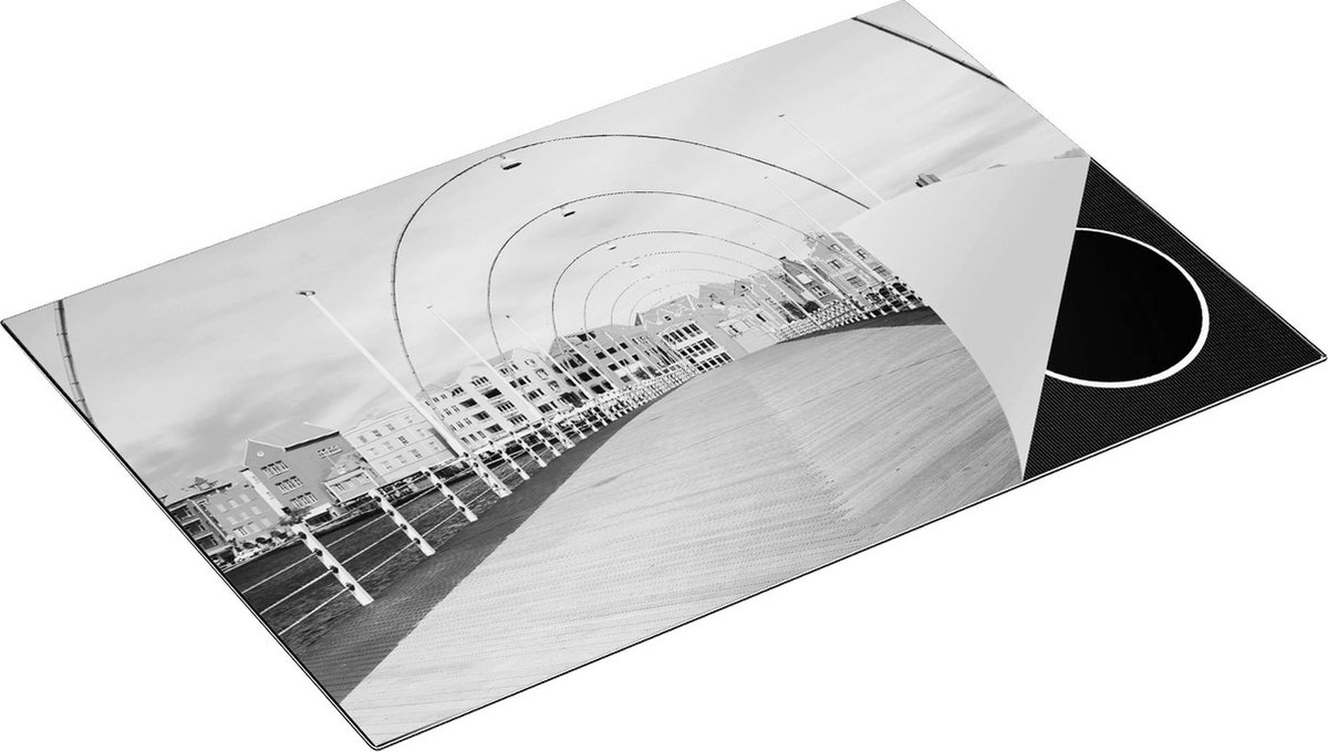 Chefcare Inductie Beschermer Willemstad Gekleurde Huisjes in Curaçao - Zwart Wit - 80x50 cm - Afdekplaat Inductie - Kookplaat Beschermer - Inductie Mat