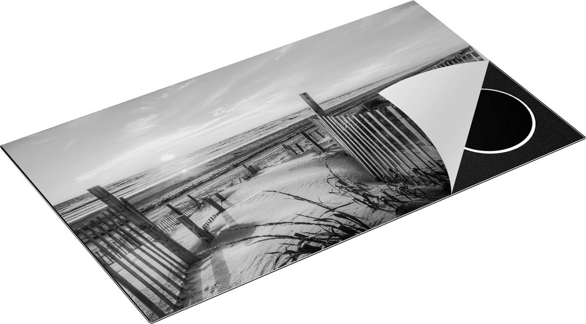 Chefcare Inductie Beschermer Strand en Zee vanuit Duinen met Zonsondergang - Zwart Wit - 89,6x51,6 cm - Afdekplaat Inductie - Kookplaat Beschermer - Inductie Mat