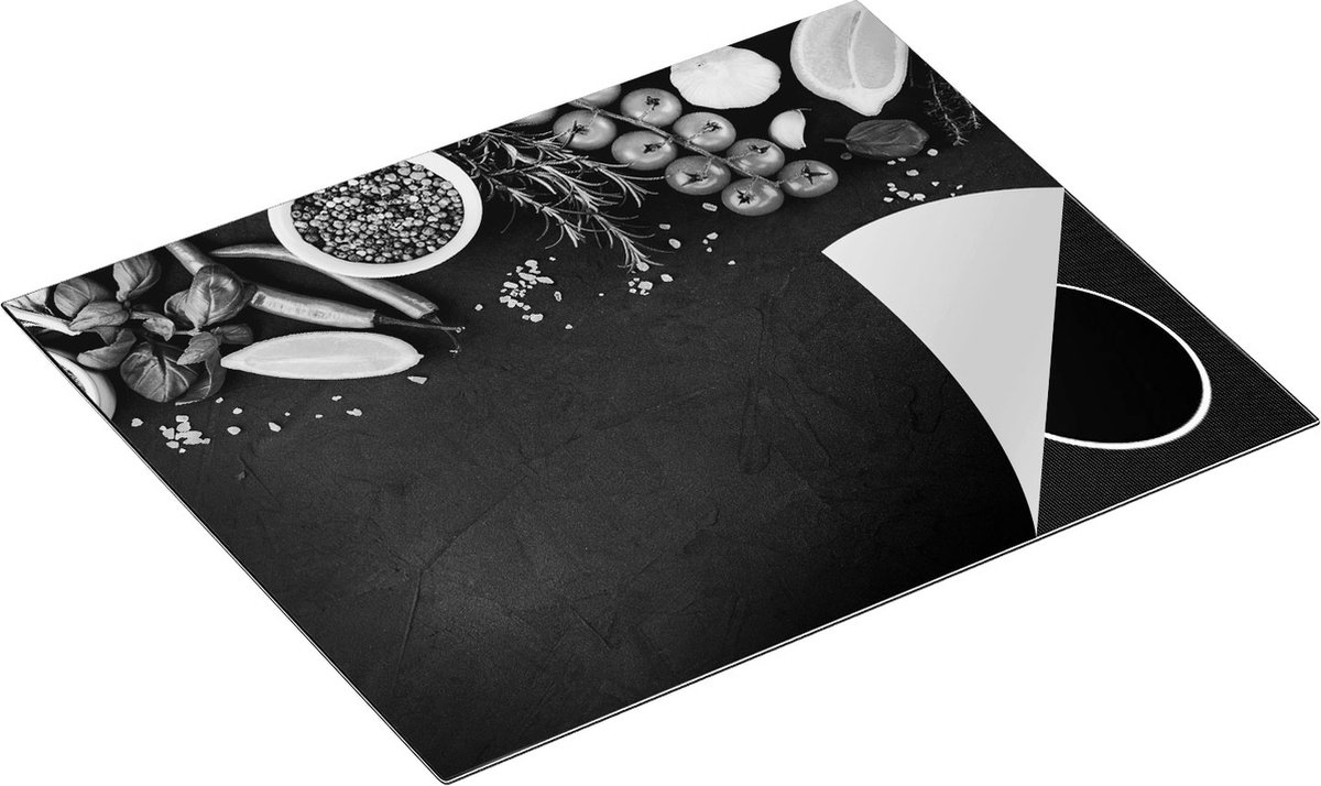 Chefcare Inductie Beschermer Kruiden met Groenten op een Zwarte Plaat - Zwart Wit - 65x50 cm - Afdekplaat Inductie - Kookplaat Beschermer - Inductie Mat