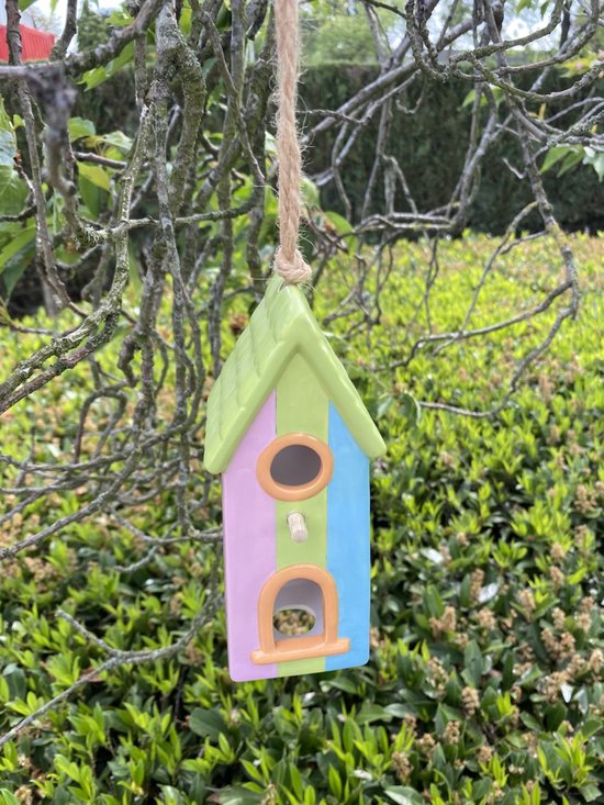 Keramieke decoratie vogelhuisje - groen + meerkleurig - hoogte 17x6x5cm - Vogelhuisjes - Tuinaccessoires - Tuindecoratie