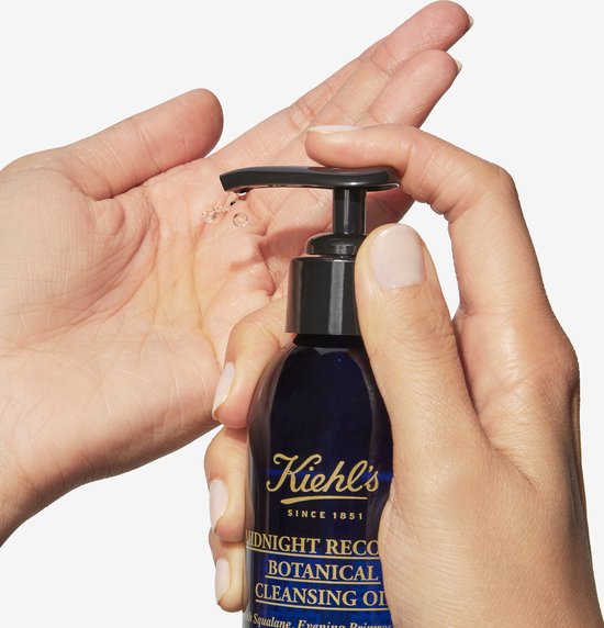 Kiehl s Midnight Recovery Botanical Cleansing Oil bol