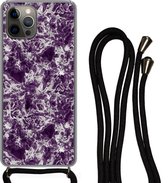 Hoesje met koord Geschikt voor iPhone 13 Pro Max - Marmer print - Paars - Zilver - Patronen - Siliconen - Crossbody - Backcover met Koord - Telefoonhoesje met koord - Hoesje met touw