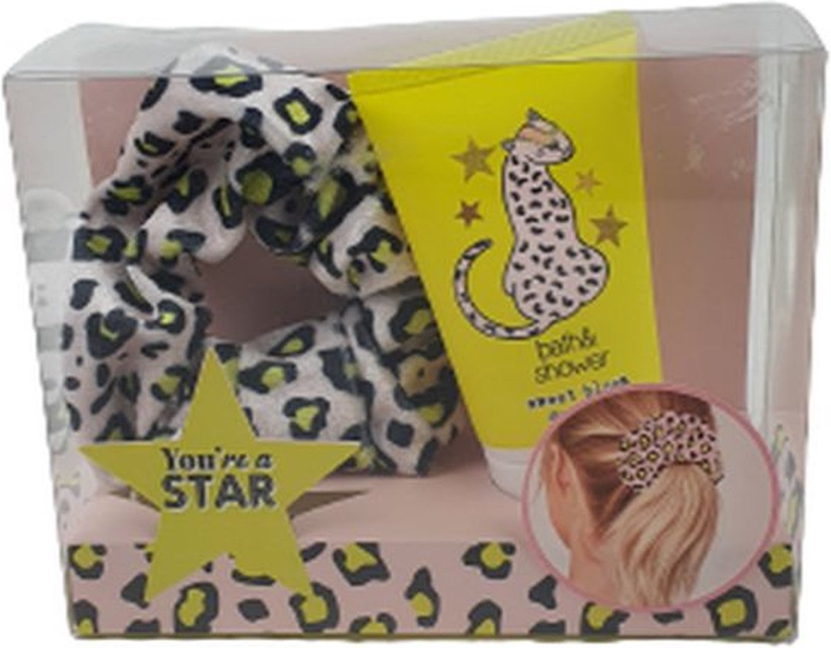 Goedkoopste Haar giftset Panter Design You're A Star - Haar Scrunchie / Bad- en Douchegel - Geel / Roze - Kunststof / Douchegel - 2 Stuks - Cadeauset - Cadeau - Giftset