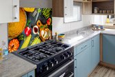 Spatscherm Keuken - Kookplaat Achterwand - Spatwand Fornuis - 90x60 cm - Groente - Kruiden - Bestek - Taart - Aluminium - Wanddecoratie - Muurbeschermer - Hittebestendig