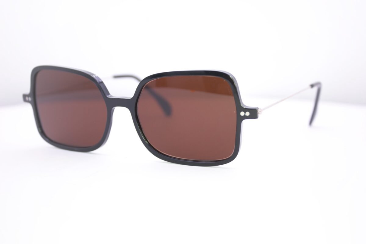 Lutz Eyewear Model Anna Zwart