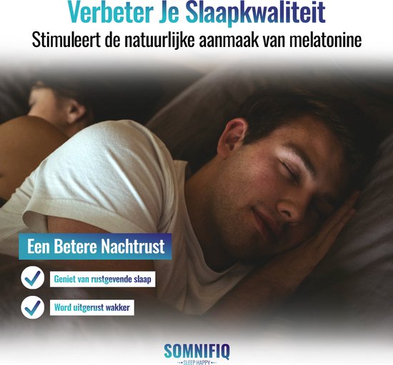 Een man en vrouw slapen vredig in bed. Tekst: 'Verbeter Je Slaapkwaliteit' en 'Een Betere Nachtrust'.