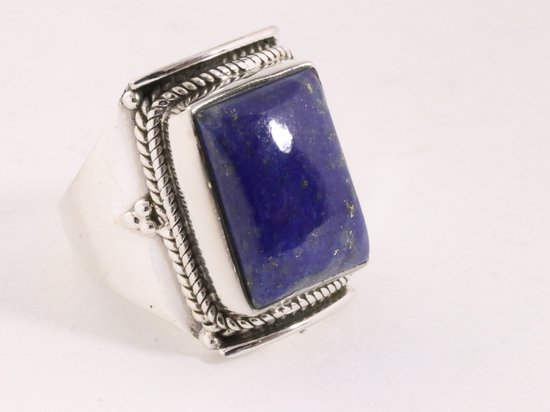 Bewerkte zilveren ring met lapis lazuli - maat 18.5