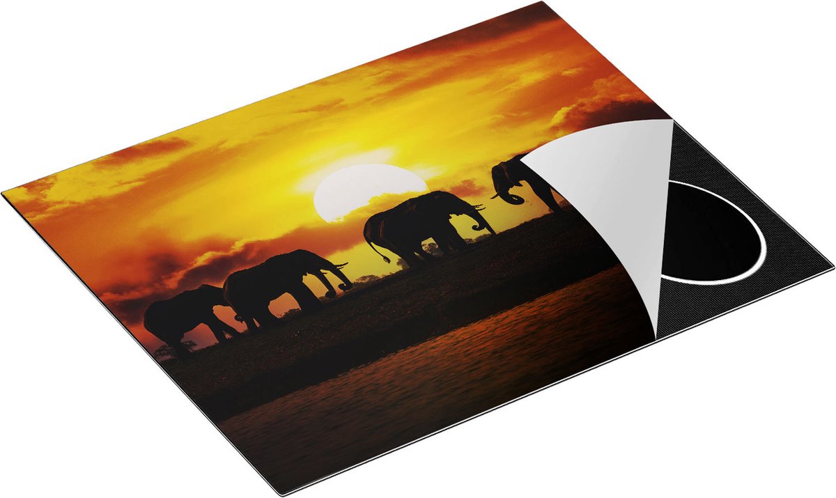 Chefcare Inductie Beschermer Silhouet Olifanten tijdens Zonsondergang - 65x52 cm - Afdekplaat Inductie - Kookplaat Beschermer - Inductie Mat