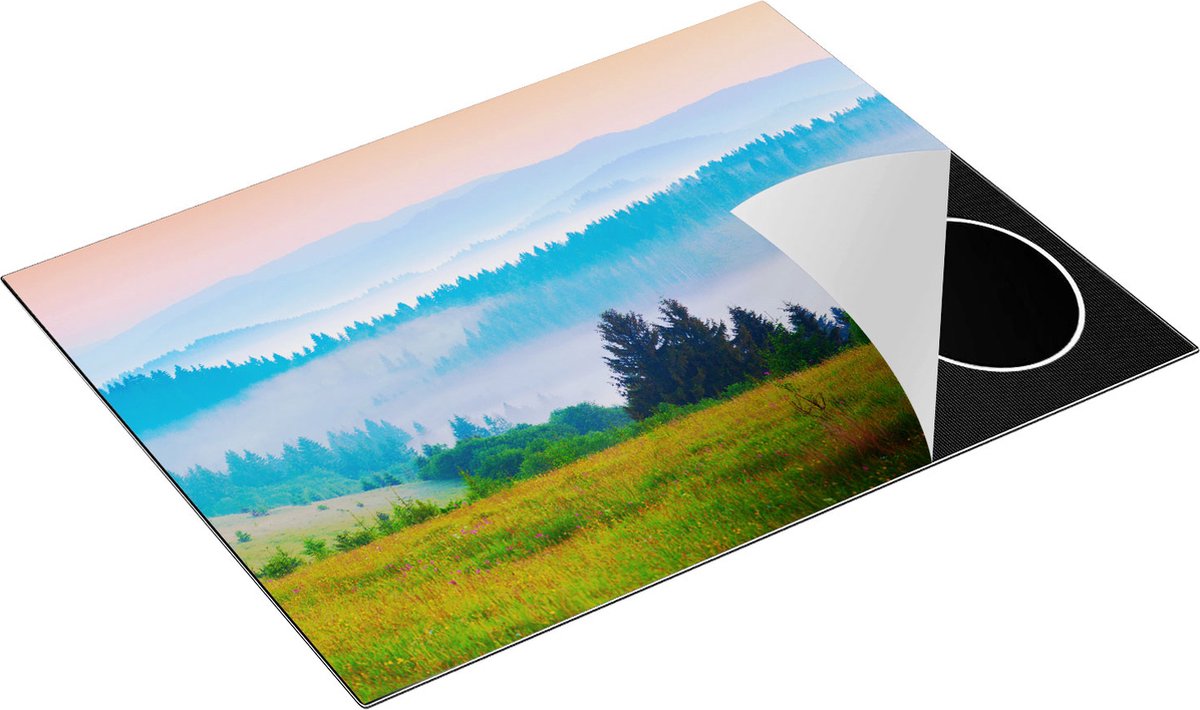 Chefcare Inductie Beschermer Mistige Heuvel Landschap met Bossen - 77x59 cm - Afdekplaat Inductie - Kookplaat Beschermer - Inductie Mat