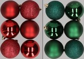 12x stuks kunststof kerstballen mix van donkerrood en donkergroen 8 cm - Kerstversiering