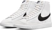 Nike Sneakers - Maat 38.5 - Vrouwen - wit - zwart