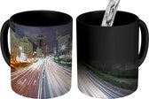 Magische Mok - Foto op Warmte Mok - Druk straatbeeld tussen de gebouwen van Kobe Japan - 350 ML