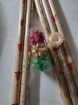 cadeaupapier/ geschenkpapier kerst 200x70 cm met strikjes 12x5 cm  en lint  3x10 m en 2 rollen doorzichtig plakband