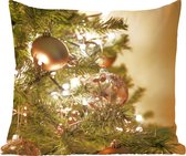 Sierkussens - Kussentjes Woonkamer - 60x60 cm - Een kerstboom met kleurrijke kerstballen - Kerstversiering - Kerstdecoratie voor binnen - Woonkamer