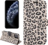 Mobigear Telefoonhoesje geschikt voor Apple iPhone 13 Mini Hoesje | Mobigear Leopard Bookcase Portemonnee | Pasjeshouder voor 2 Pasjes | Telefoonhoesje voor Pinpas / OV Kaart / Rijbewijs - Bruin