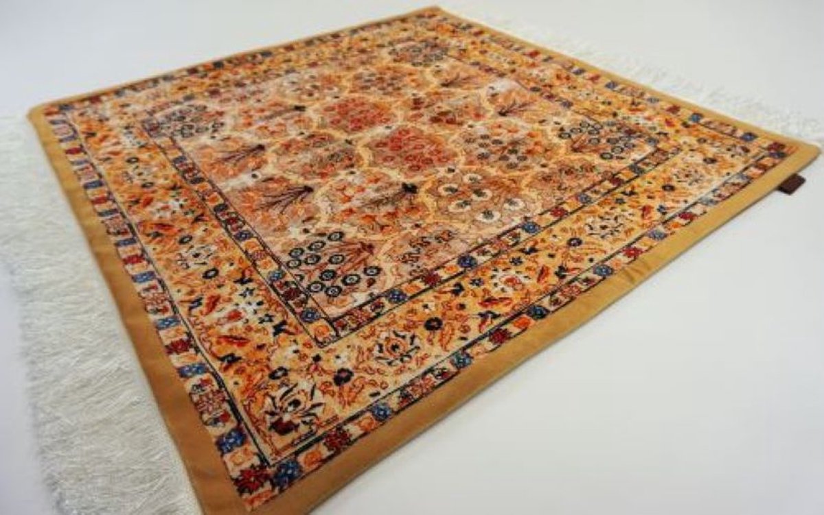 SusaStyle - OUTLET - Wandkleed Shaneh Asal – 70x70 cm – Perzisch design – Luxe woondecoratie met zijdezachte glans