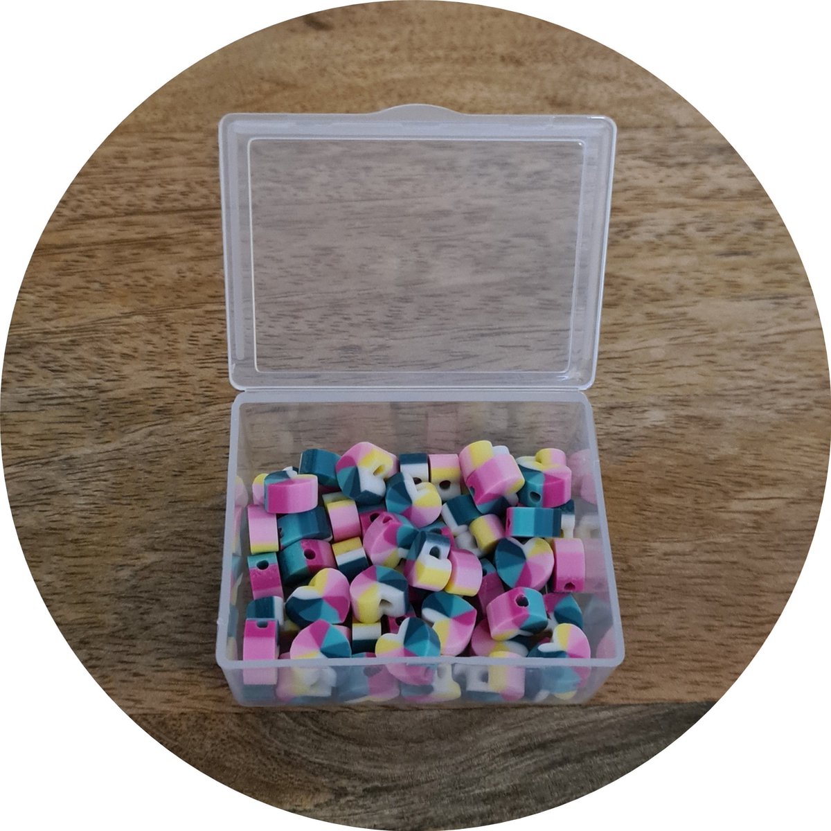 50 stuks Kralen Hartjes Regenboog