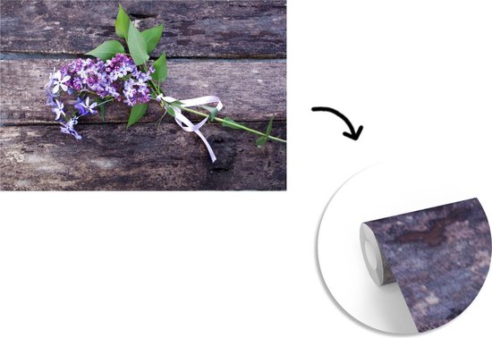 Bouquet de lilas violets sur table en bois papier peint photo 330x220 cm - Tirage photo sur papier peint