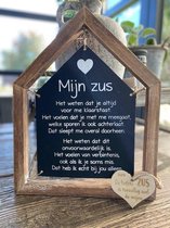 Tekstbord Huis met de tekst mijn zus inclusief houten hartje ZUS - 40x30 cm - vriendschap - zus