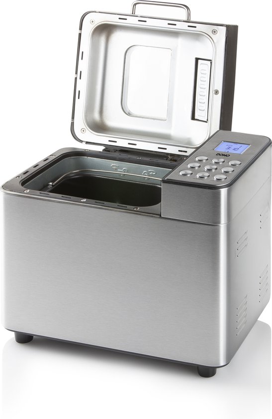 RVS broodbakmachine met open deksel en digitaal display, op witte achtergrond.