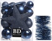 Kerstversiering kunststof kerstballen 5-6-8 cm met ster piek en folieslingers pakket donkerblauw 35x stuks - Kerstboomversiering