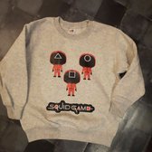 Squid Game sweater grijs maat 116