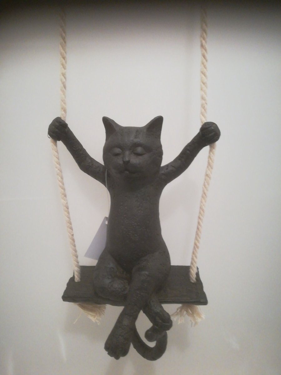 MadDeco - beeldje - poes - kat - schommel - kinderkamer - tuin