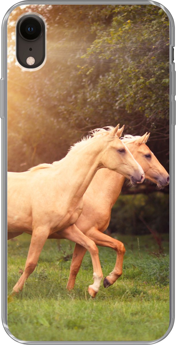 Telefoonhoesje Geschikt voor iPhone XR hoesje - Paarden - Bos - Zon - Siliconen Telefoonhoesje Telefoonhoesje
