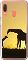 Geschikt voor Samsung Galaxy A20e hoesje - Giraffe - Silhouet - Kalf - Siliconen Telefoonhoesje