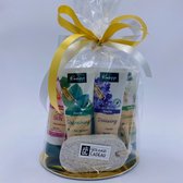 Cadeau voor vrouw Kneipp geschenkset Kneipp douche amandelbloesem Kneipp douche lavendel Kneipp douche mint Kneipp douche patchouli Douchespons en puimsteen - Geschenkset vrouwen -