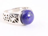 Opengewerkte zilveren ring met lapis lazuli - maat 18.5