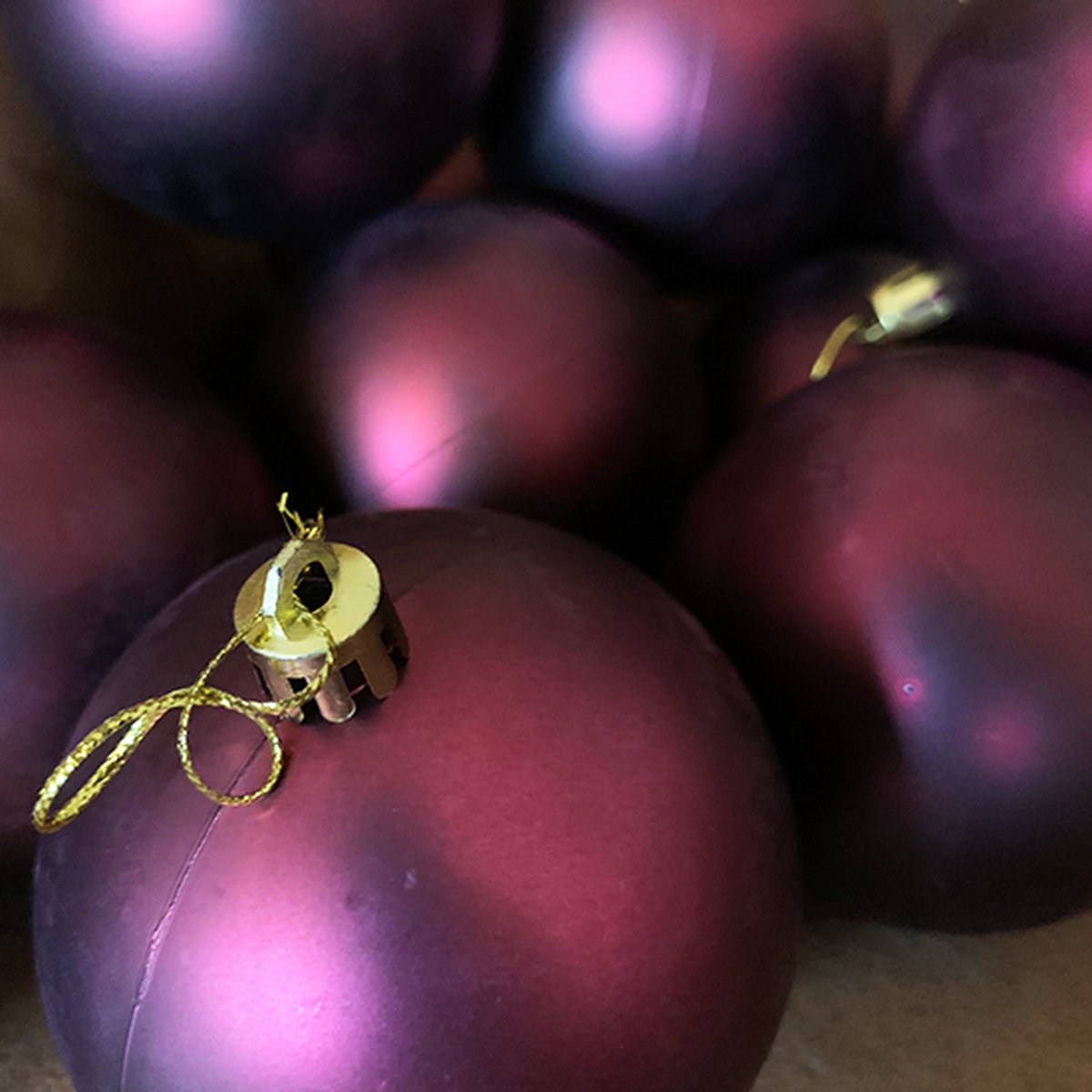Bordeaux & Rode Kerstballen set - 12 Stuks - 8cm - Glimmend & Matt - Incl. Hanger - Kunststof - Kerstboom Versiering