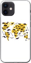 Geschikt voor iPhone 12 hoesje - Wereldkaart - Dieren - Geel - Siliconen Telefoonhoesje