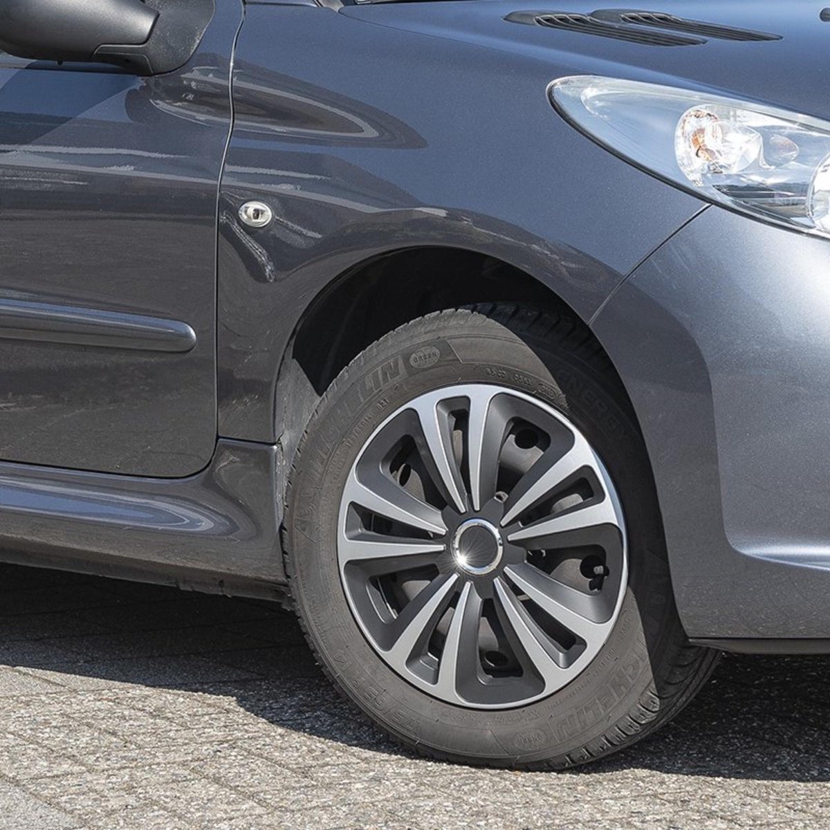Terra Mix - Set De 4 Enjoliveurs Universels 14 Pouces - Noir/argenté, ABS, Clip Rapide - Pour Jantes Acier Voiture