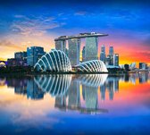 Indrukwekkende skyline van Marina Bay in Singapore - Fotobehang (in banen) - 350 x 260 cm