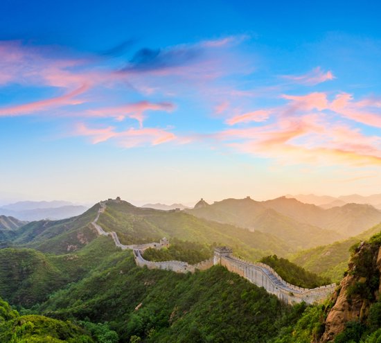 Panorama de la Grande Muraille de Chine au lever du soleil, - Papier peint photo (en bandes) - 350 x 260 cm