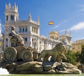 De fontein en paleis van Cibeles in toeristisch Madrid - Fotobehang (in banen) - 450 x 260 cm