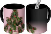 Magische Mok - Foto op Warmte Mok - Pijnboom takken gevormd tot kerstboom - 350 ML - Kerst Cadeau - Kerst Cadeautjes - Kerstcadeau Man - Kerstcadeau Vrouw