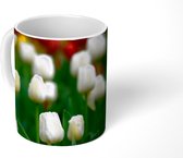 Mok - Afbeelding gevuld met vele witte tulpen - 350 ML - Beker