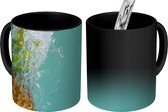 Magische Mok - Foto op Warmte Mok - Ananas - Water - Blauw - 350 ML