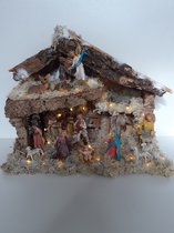 Kerststal middel kerststal met 16 figuren en 40 ledlichtjes hand gemaakt dus uniek  33x40x21 cm