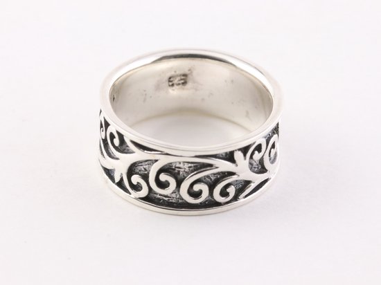 Bague lourde en argent avec gravure fantaisie - taille 21