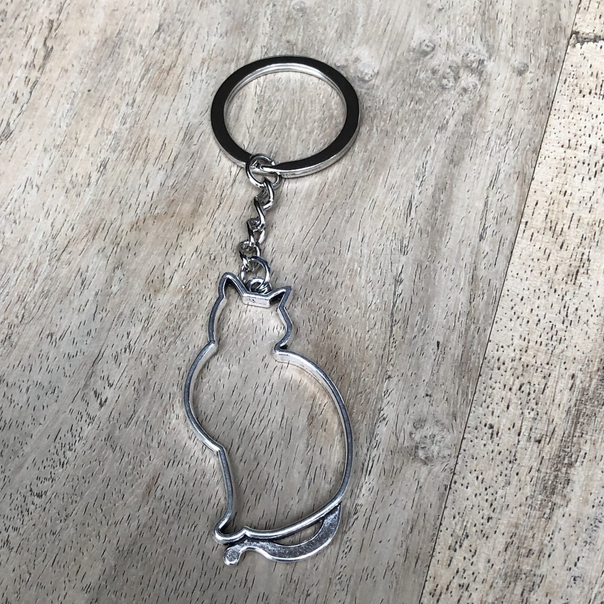 Goededoelen.Shop | Sleutelhanger Kat Contour Zilver | Tashanger Met Kat | Sleutelring | Poezenhanger | Kattenhanger | Cadeau