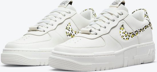 Nike Air Force 1 Pixel SE Dames Sneakers - Maat 40 | bol.com