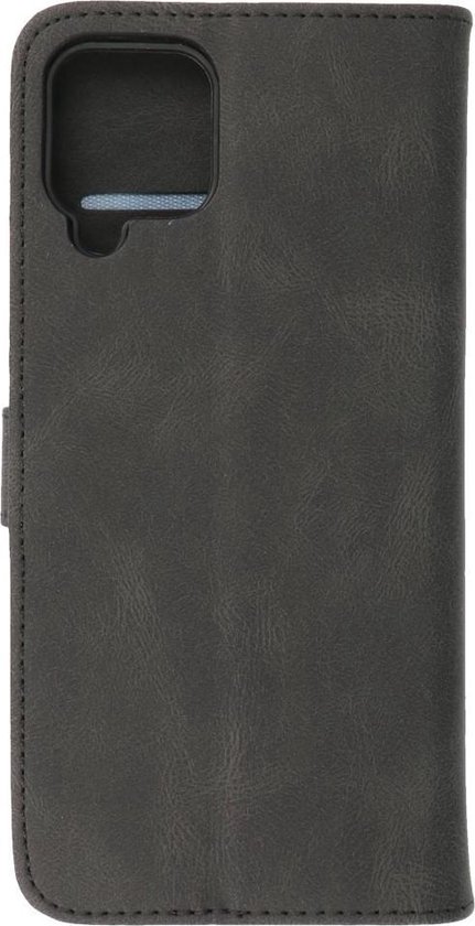 Gesloten zwart kunstleren portemonnee hoesje voor een smartphone, met camerarand uitsparing.