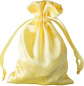 Satijnen Kado Zakjes zacht geel 10 Stuks - Cadeauzakjes / Cadeautasje - bedankje - traktatie - give away - huwelijk